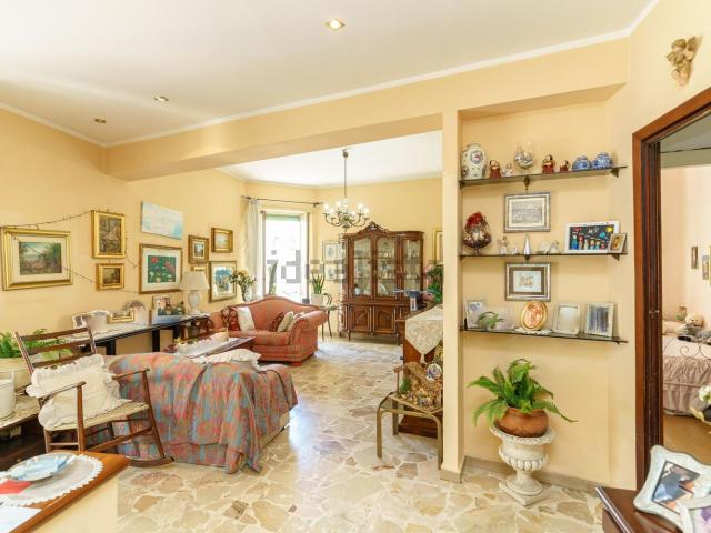 Appartamento in vendita di 142 m² in Via Canfora, 180