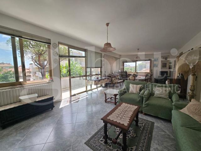 Appartamento in vendita di 142 m² in Via Archimede, 11