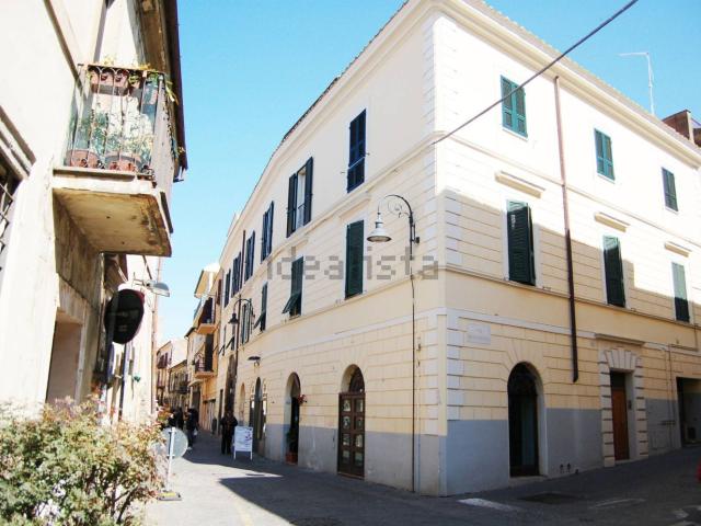 Appartamento in vendita di 142 m² in Via Giuseppe Garibaldi, 16