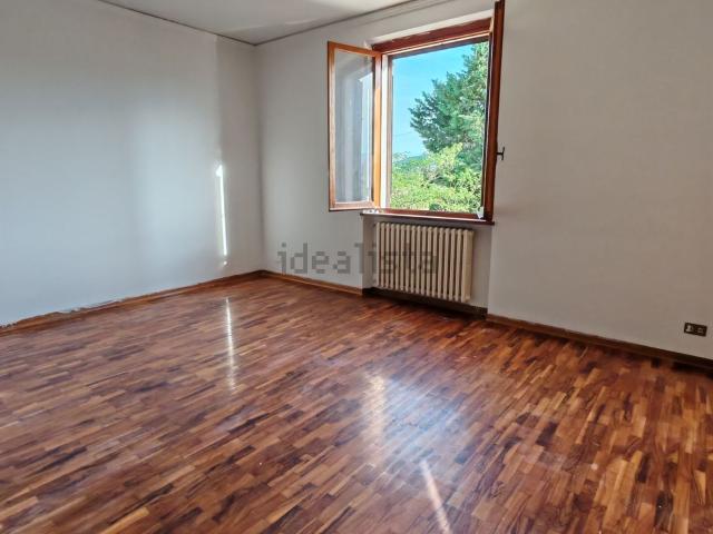 Appartamento in vendita di 142 m² in Via del Cantone