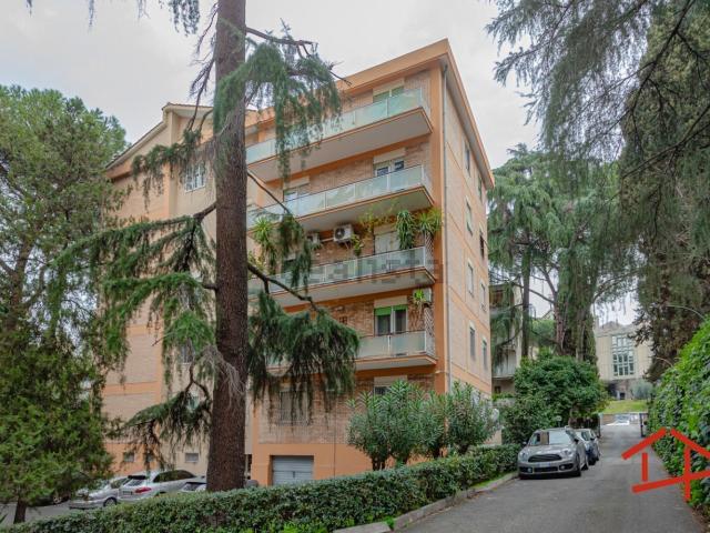 Appartamento in vendita di 142 m² in Via del Serafico