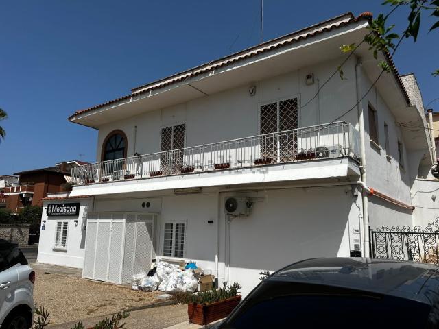 Appartamento in vendita di 142 m² in Via di Valle Schioia, 296