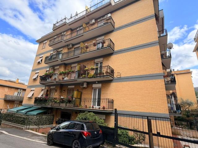 Appartamento in vendita di 142 m² in Via Enrico Toti