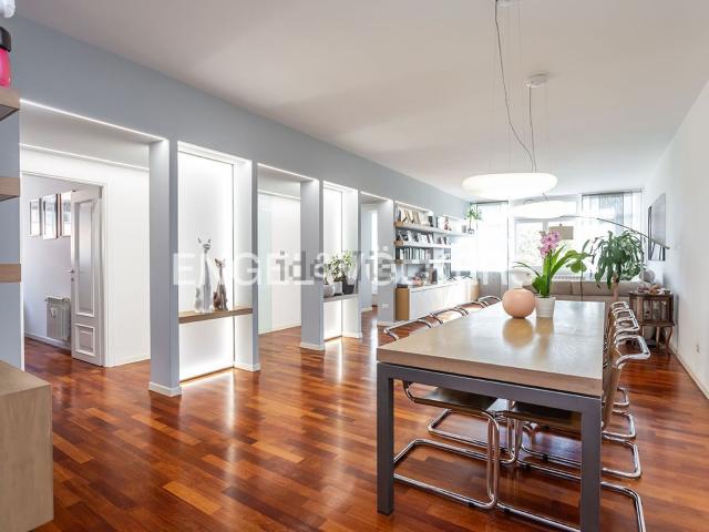 Appartamento in vendita di 142 m² in Via Flavio Domiziano