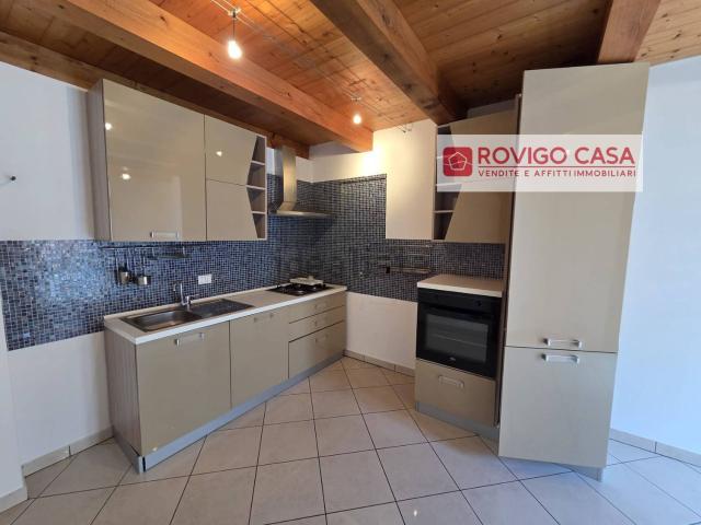 Appartamento in vendita di 142 m² in Via Luigi Boscolo, 1