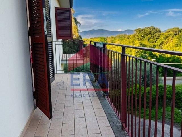 Appartamento in vendita di 142 m² in Via Luigi Biagioni