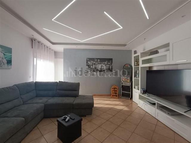 Appartamento in vendita di 142 m² in Via Montecatini