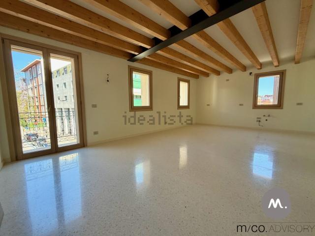 Appartamento in vendita di 142 m² in Via Mazzini