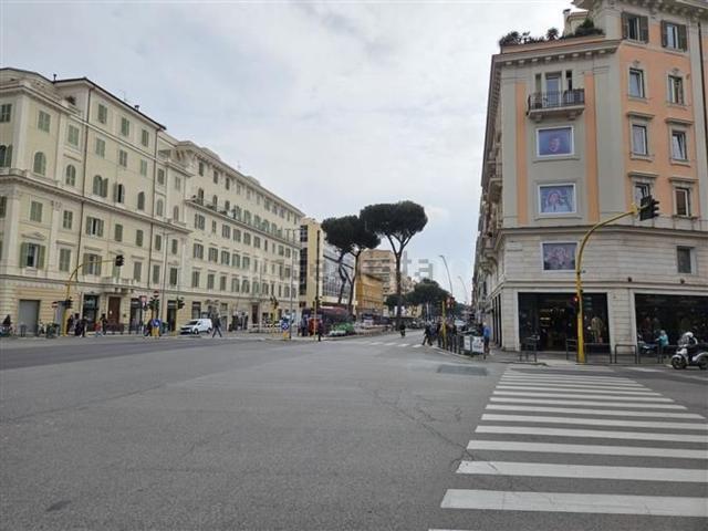 Appartamento in vendita di 142 m² in Via Magnagrecia