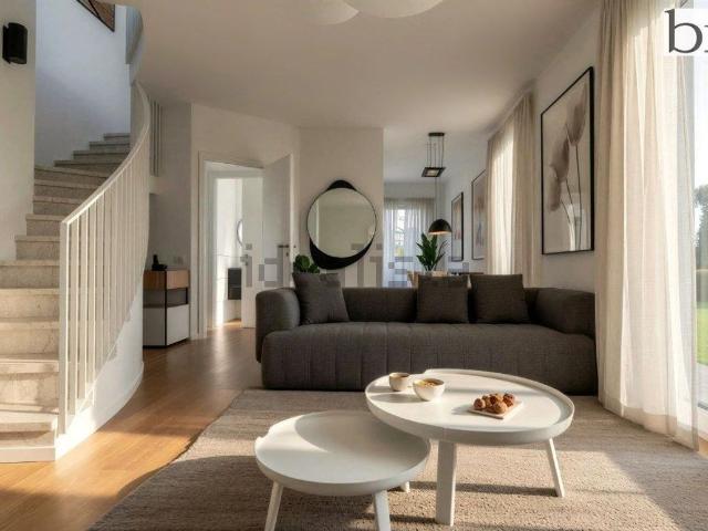 Appartamento in vendita di 142 m² in Via Miralbello