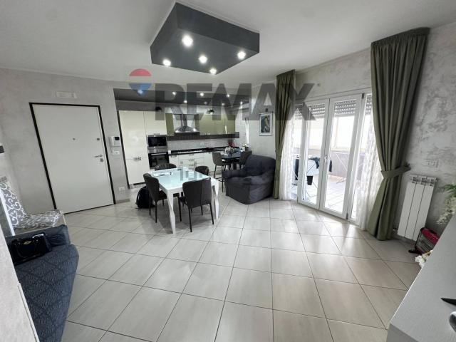 Appartamento in vendita di 142 m² in Via Popilia, 115