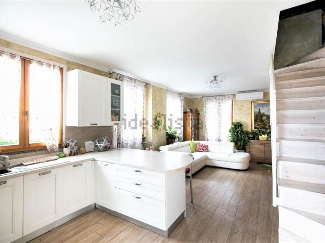 Appartamento in vendita di 142 m² in Via Trieste, 33