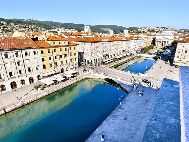 Appartamento in vendita di 142 m² in Via Vincenzo Bellini