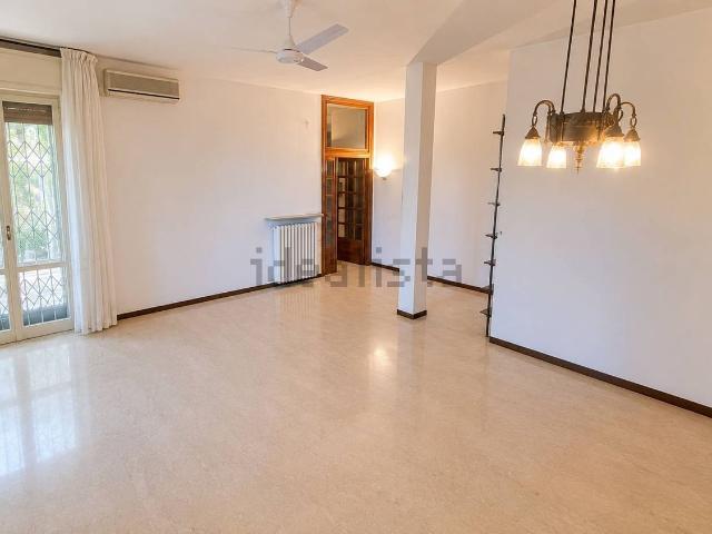 Appartamento in vendita di 142 m² in Via XXIV Maggio
