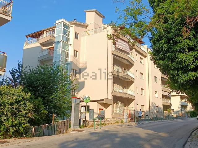 Appartamento in vendita di 142 m² in Viale Principe di Piemonte, 72