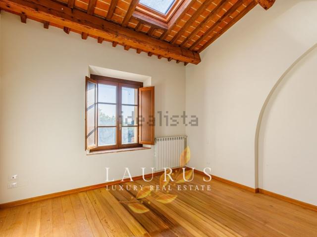 Appartamento in vendita di 142 m² in Località Montecchio Vespon