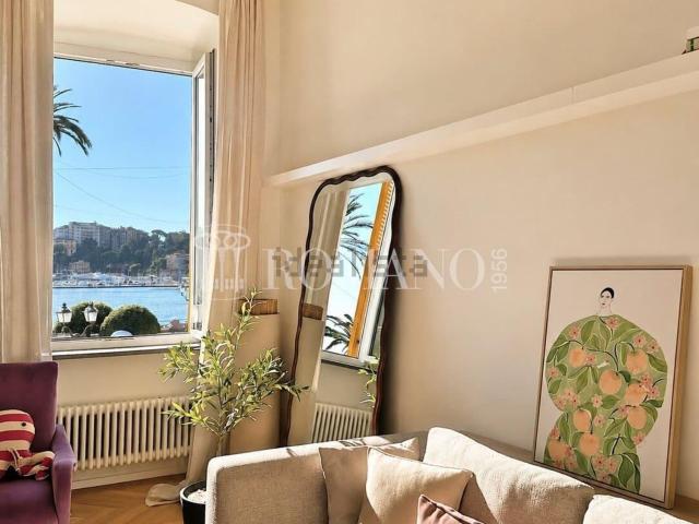 Appartamento in vendita di 142 m² in Lungomare Vittorio Veneto, 30