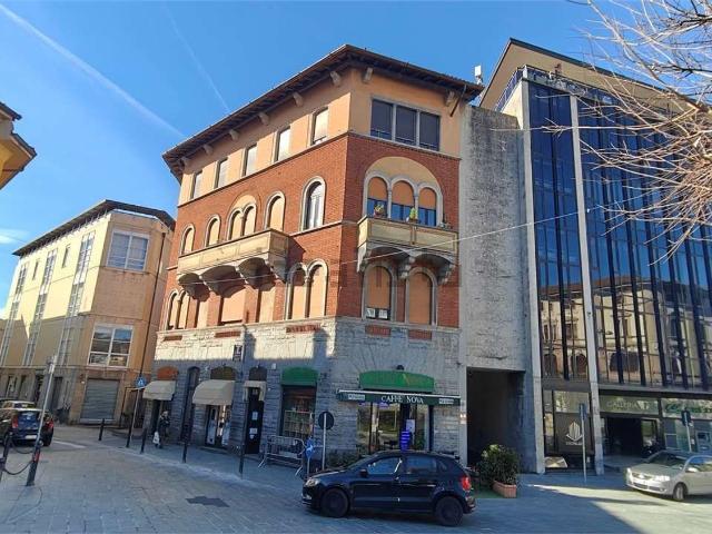 Appartamento in vendita di 142 m² in Piazza Garibaldi, 1