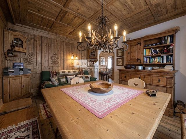 Appartamento in vendita di 142 m² in Strada Jonorëis, 6