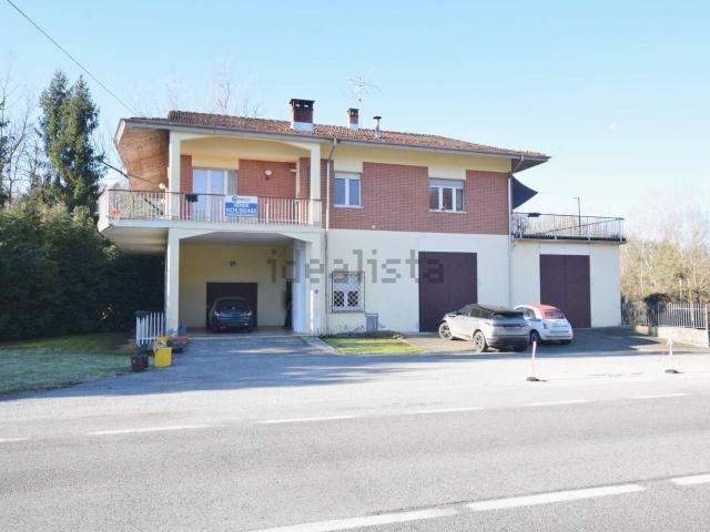 Appartamento in vendita di 142 m² in Strada Statale 28 Sud, 14