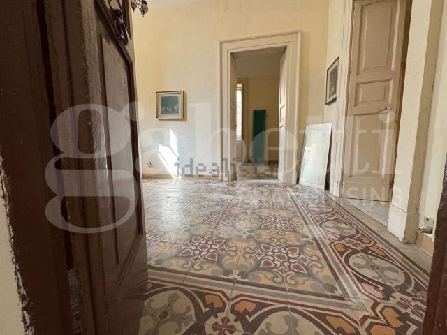 Appartamento in vendita di 143 m² in Via Corte dei Guarini, 11