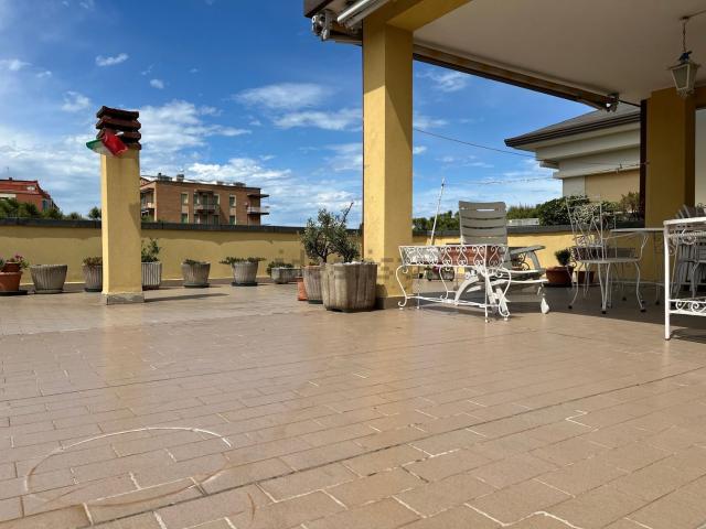 Appartamento in vendita di 143 m² in Via Catullo, 25