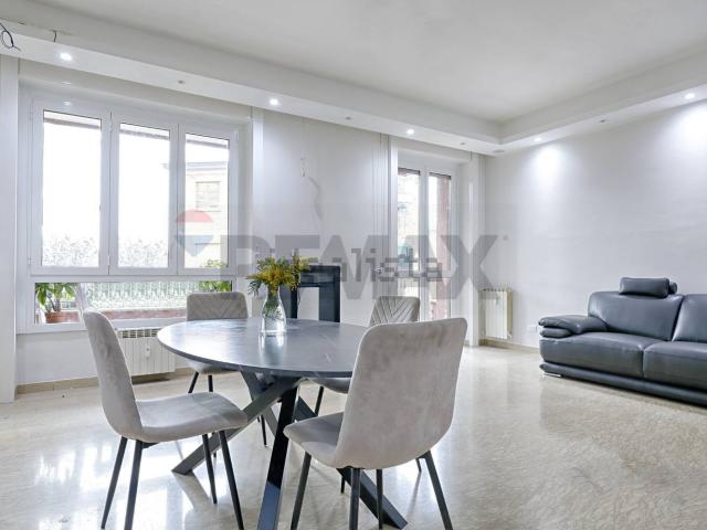 Appartamento in vendita di 143 m² in Via Carlo Rota, 86