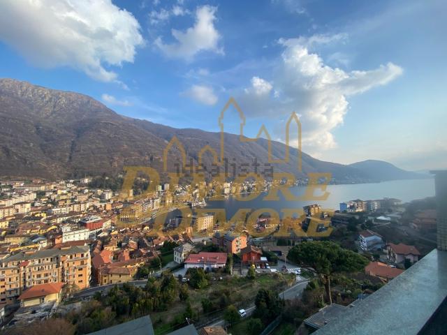 Appartamento in vendita di 143 m² in Via Giacomo Matteotti