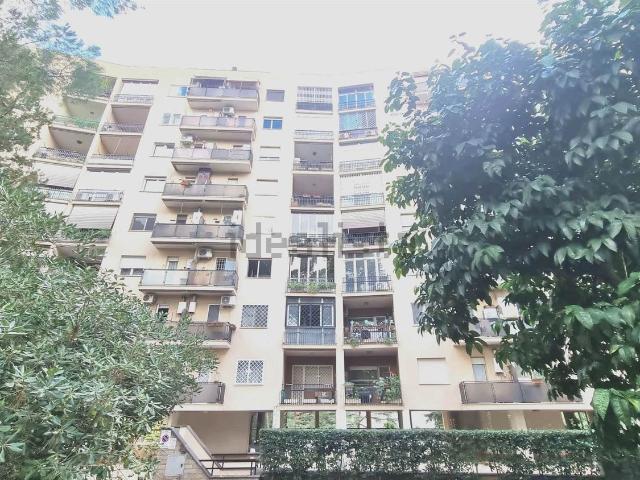 Appartamento in vendita di 143 m² in Via dei Colli della Serpentara