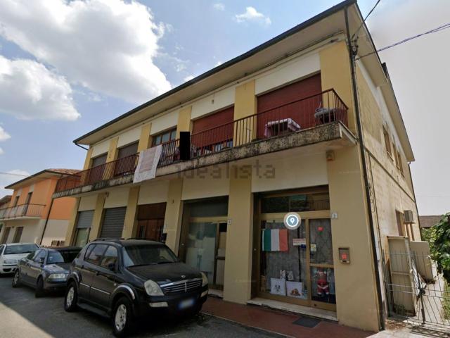 Appartamento in vendita di 143 m² in Via delle Rose