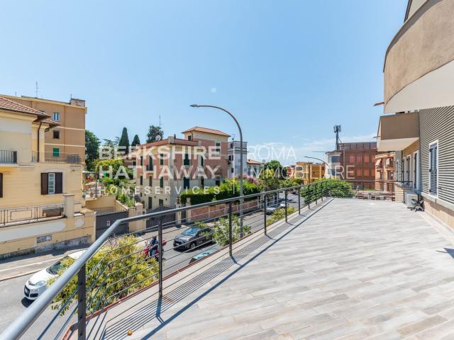 Appartamento in vendita di 143 m² in Via di Monte Verde