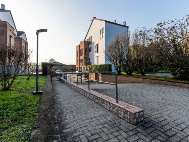 Appartamento in vendita di 143 m² in Via F.lli Cervi, 16