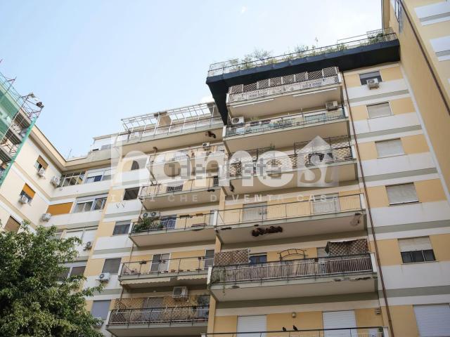 Appartamento in vendita di 143 m² in Via Filippo Zuccarello, 32