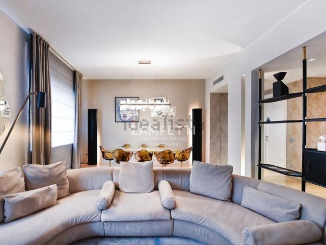Appartamento in vendita di 143 m² in Via Iginio Ugo Tarchetti, 1