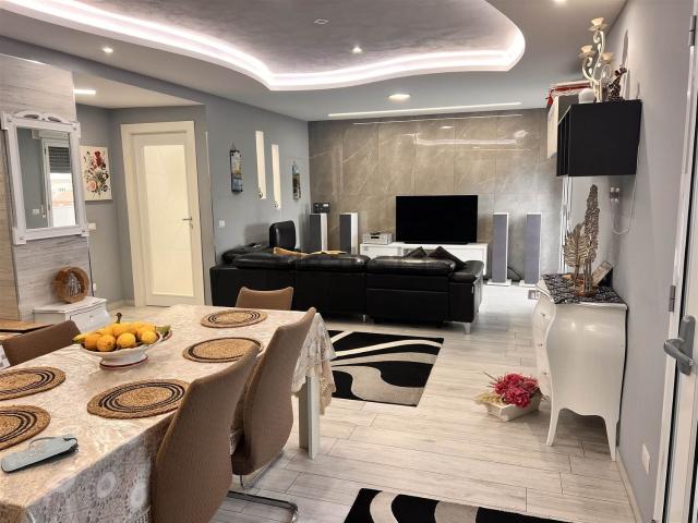 Appartamento in vendita di 143 m² in Via Jacopo Ruffini, 21