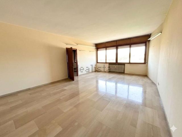 Appartamento in vendita di 143 m² in Via Orazio Vecchi