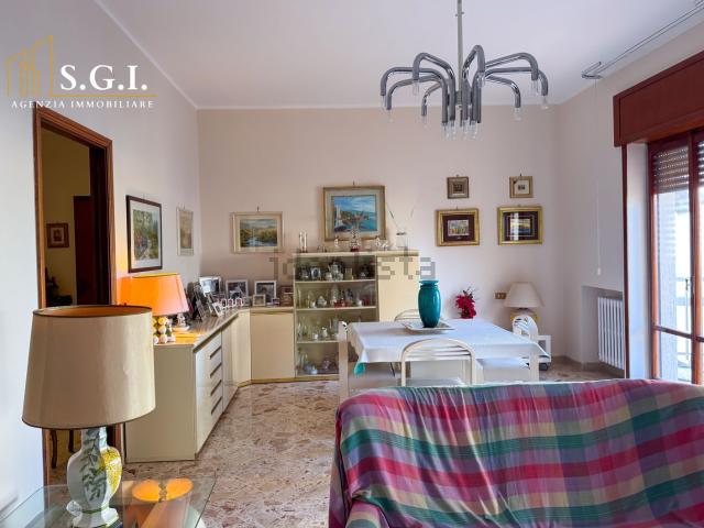 Appartamento in vendita di 143 m² in Via Lazio, 102