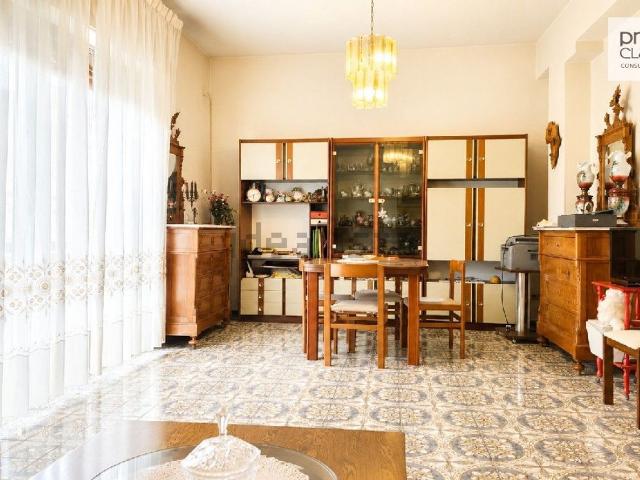 Appartamento in vendita di 143 m² in Via Magenta, 431