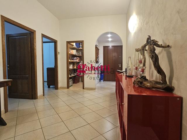 Appartamento in vendita di 143 m² in Via Maria Enriquez Agnoletti