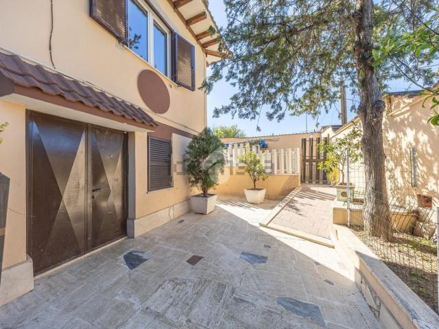 Appartamento in vendita di 143 m² in Via Sellia, 1