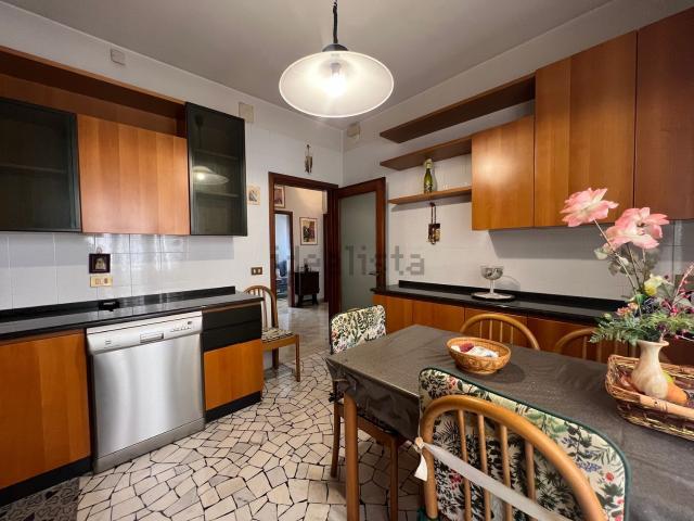 Appartamento in vendita di 143 m² in Via Servi di Maria