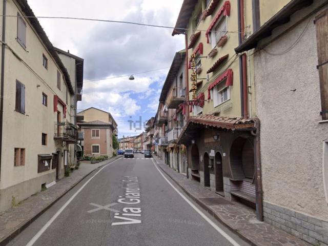 Appartamento in vendita di 143 m² in Via P. Giardini, 182