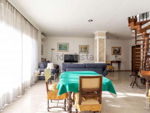 Appartamento in vendita di 143 m² in Via Paolo Buzzi