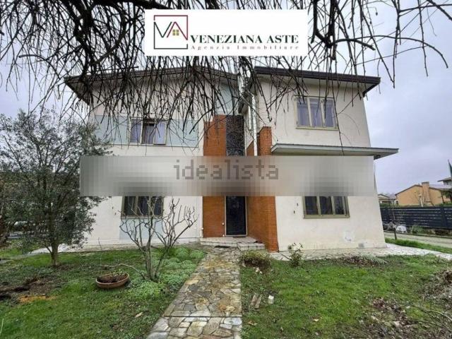 Appartamento in vendita di 143 m² in Via Rossignago, 112