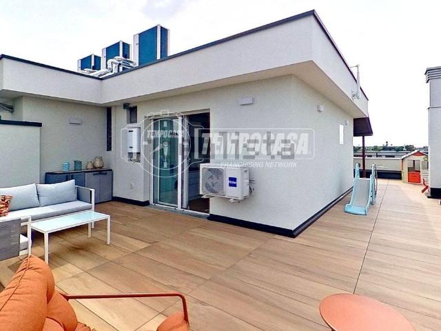 Appartamento in vendita di 143 m² in Via Volturno