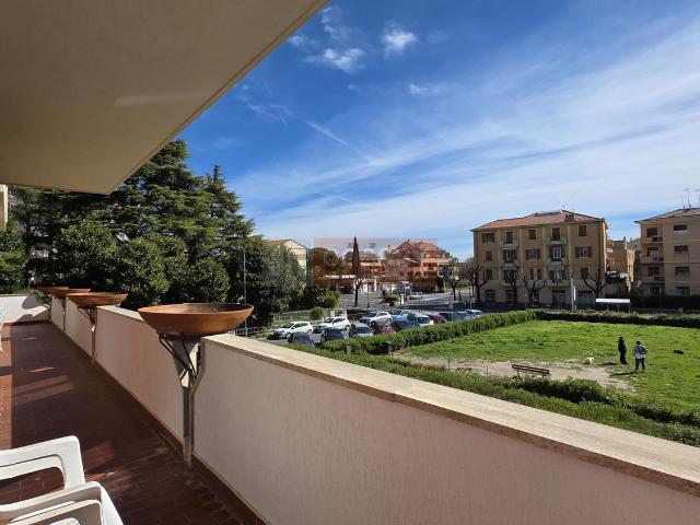 Appartamento in vendita di 143 m² in Via Valle D&apos Aosta