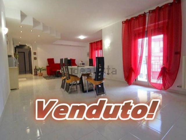 Appartamento in vendita di 143 m² in Via Vecchia Sammichele, 21
