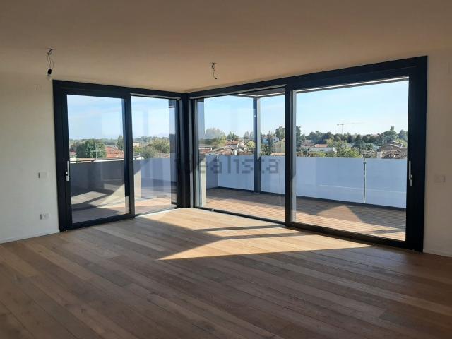 Appartamento in vendita di 143 m² in Via Vittorio Veneto