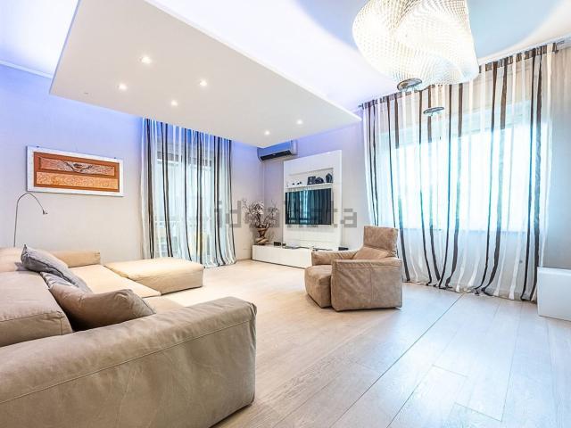 Appartamento in vendita di 143 m² in Corso Gaetano Salvemini, 8