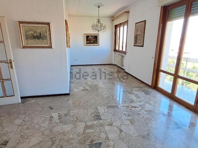 Appartamento in vendita di 143 m² in Corso Giacomo Matteotti